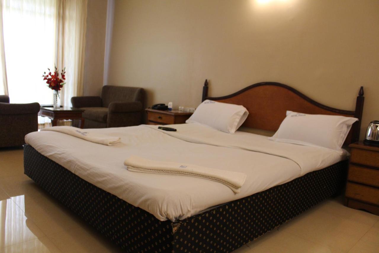 Hotel Pooja International Davangere Εξωτερικό φωτογραφία